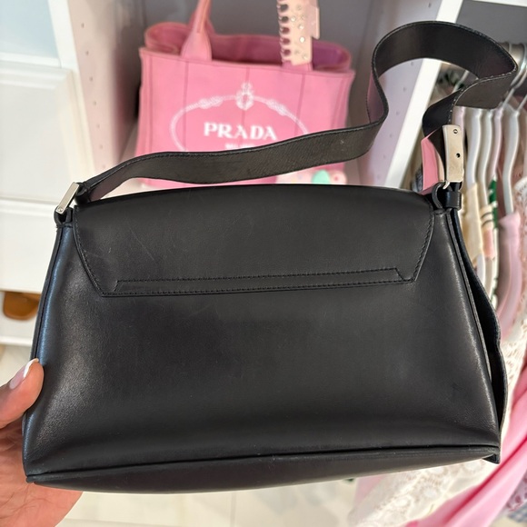 Salvatore Ferragamo Leather Buckle Shoulder Bag 🖤 - Picture 12 of 12